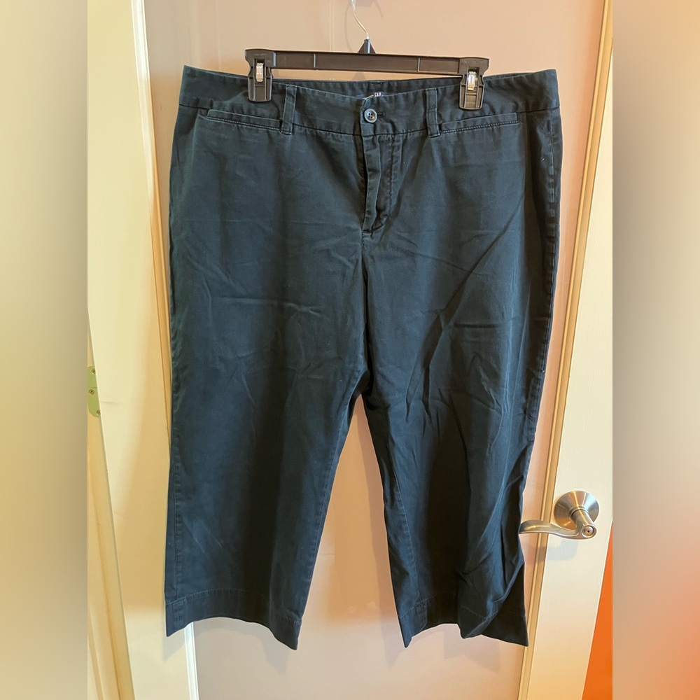 Faded black GAP capris size 16